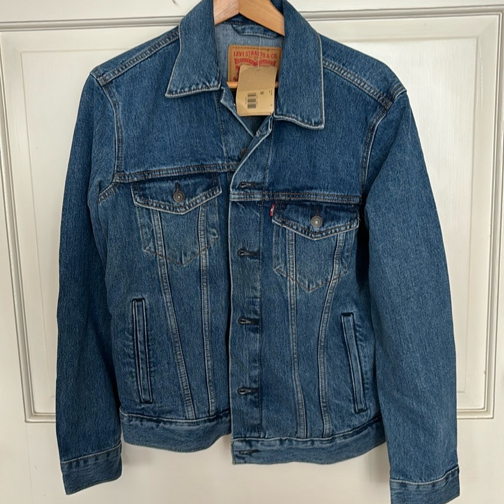 Levi’s trucker jacket men’s small new with tags NWT